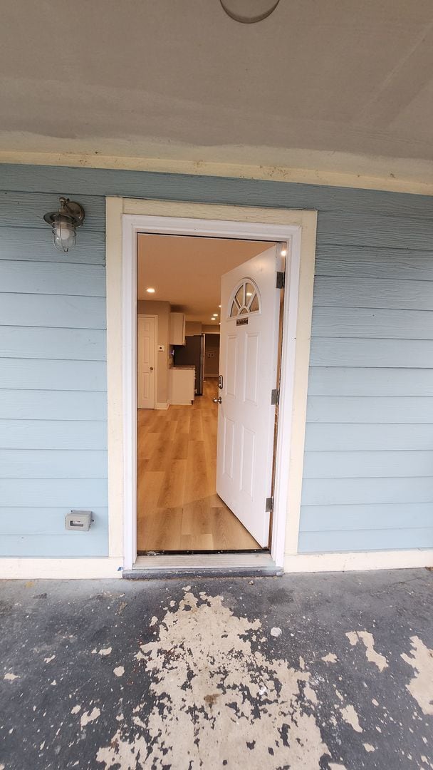 Building Photo - Renovated 3 bedroom, 2 bath home with a beautiful yard!