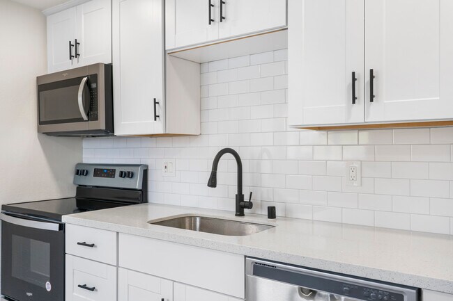 Photo - 549 Index Plz NE Unit A