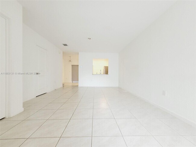 Photo - 541 NE 4th Ln