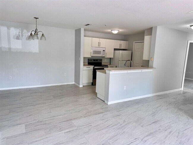 Photo - 5475 Vineland Rd Unit 8113