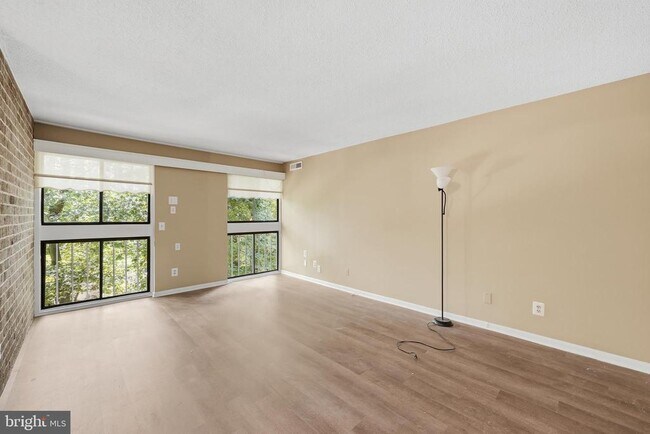 Photo - 1570 Moorings Dr Unidad 22B