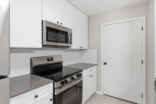 Villas at North Oak
