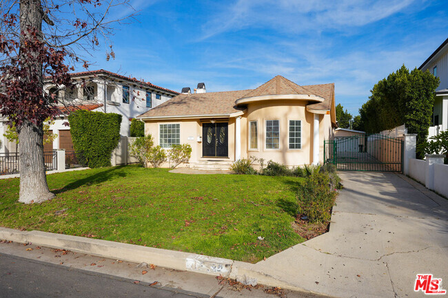 Building Photo - 4932 Petit Ave Rental