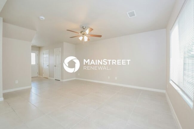 Photo - 4 Bedroom Pet-Friendly Home in Denver, CO with Main Street Renewal