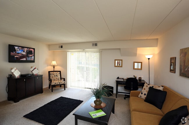 Eagle Stream Apartments