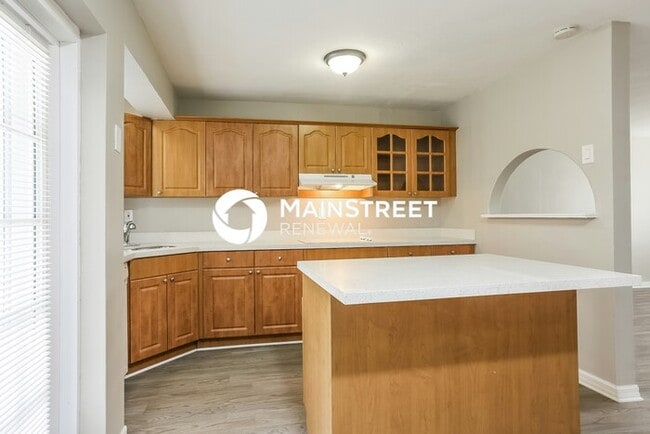 Photo - 3 Bedroom Pet-Friendly Home in Sunrise, FL with Main Street Renewal