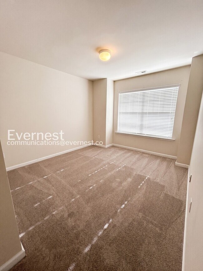 Photo - 322 Linden Park Ln