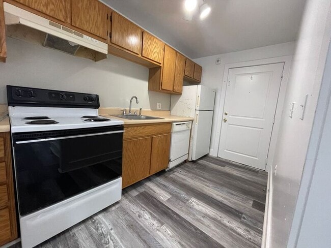 Photo - 517 W Maple Ave