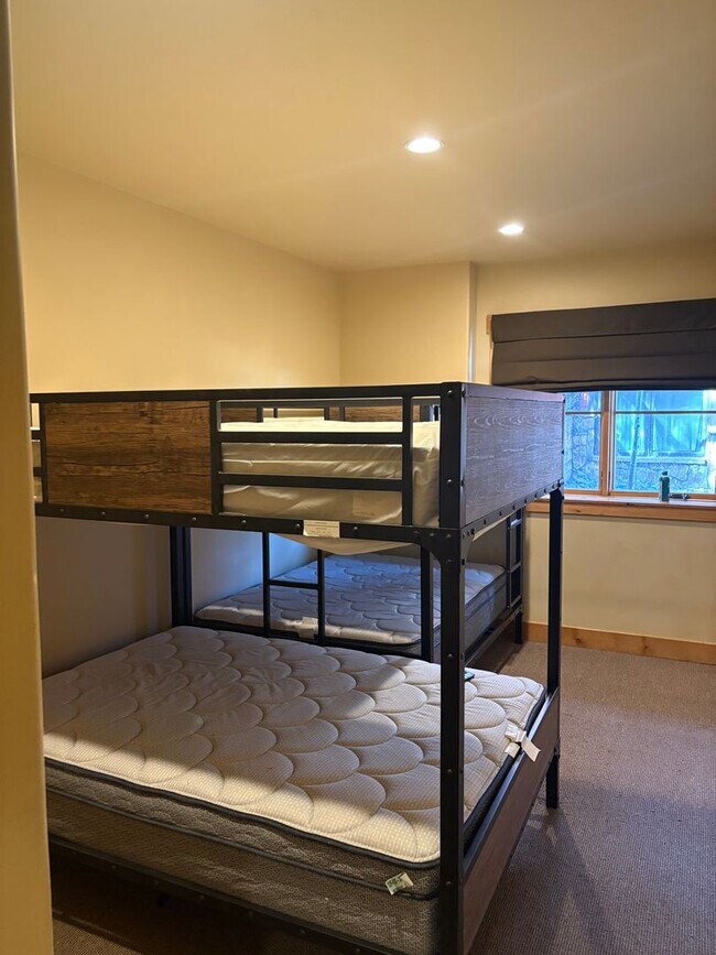 Photo - Beautiful Furnished Townhome with infared ...