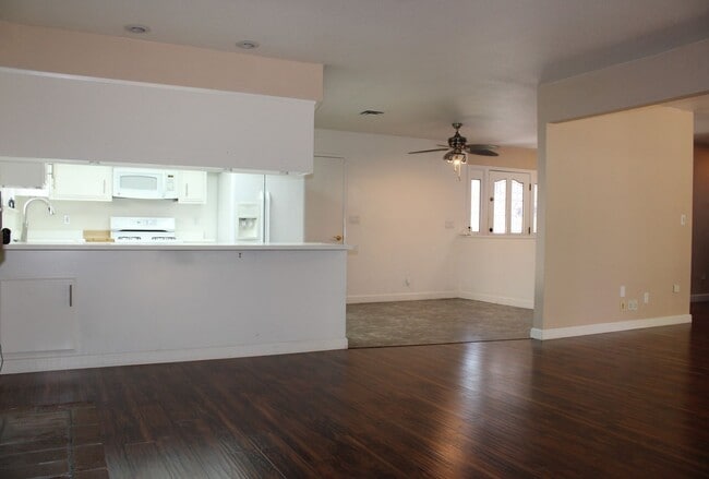 Photo - 1513 Dana Way