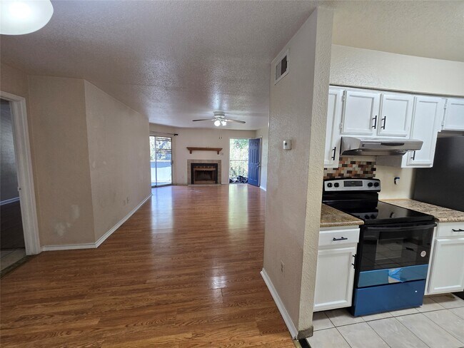 9797 Leawood Blvd Unit 104