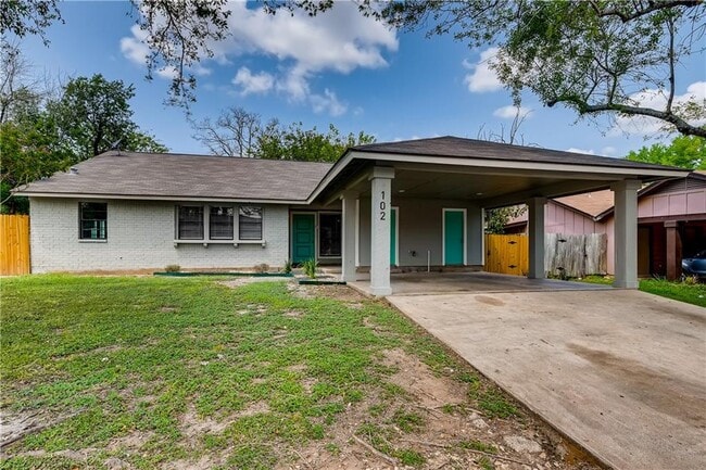 Photo - 102 Nicole Cove