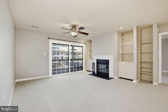 Photo - 10195 Ashbrooke Ct Unidad 111