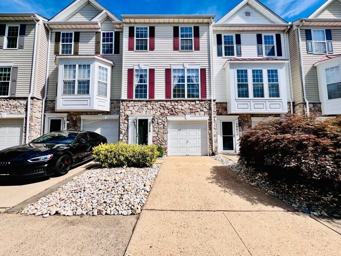 Photo - 5939 Kirkcaldy Ln (Alexandria, VA)