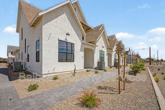 Building Photo - 8232 E University Dr