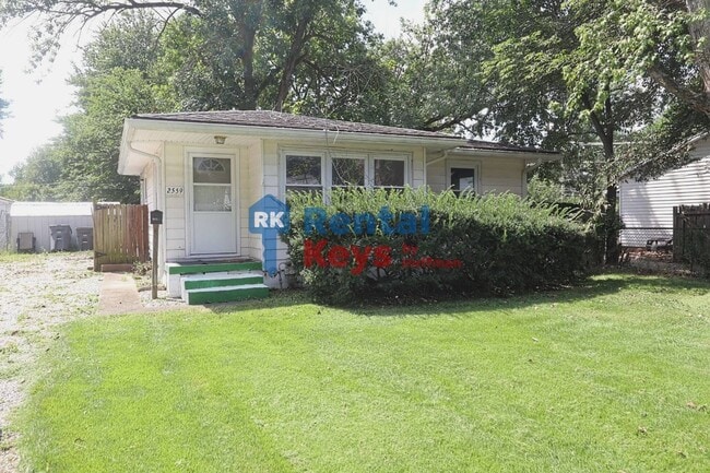 Building Photo - 2559 Sweetser Ave