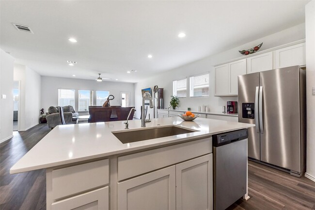 Building Photo - 4985 Blue Beetle Rdg Dr