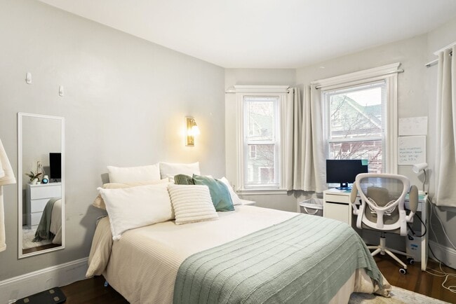 Photo - 17 Howes St Unit 1