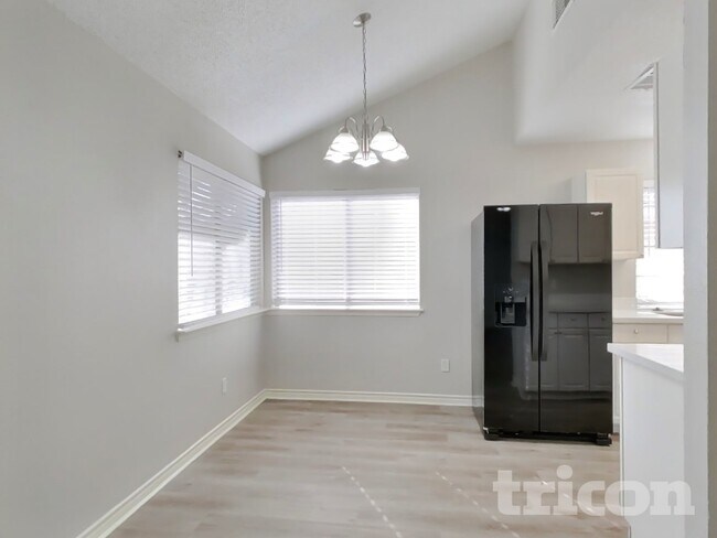 Photo - 2214 Townhall Ln