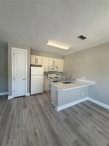 Photo - 1222 Roycroft Ave