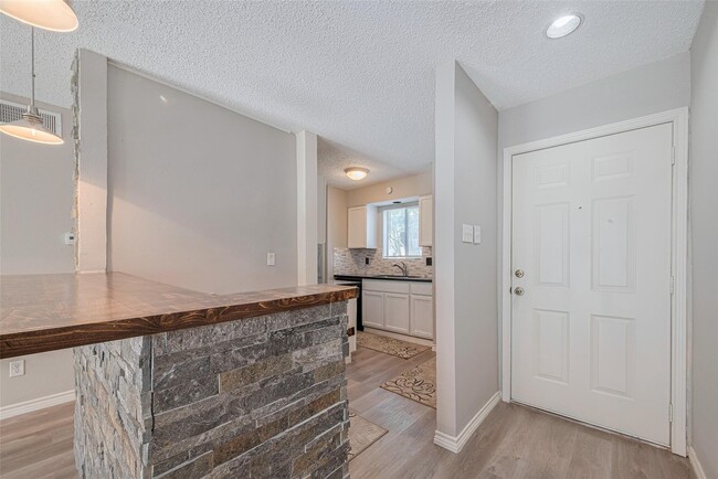 Photo - 12100 Melville Dr