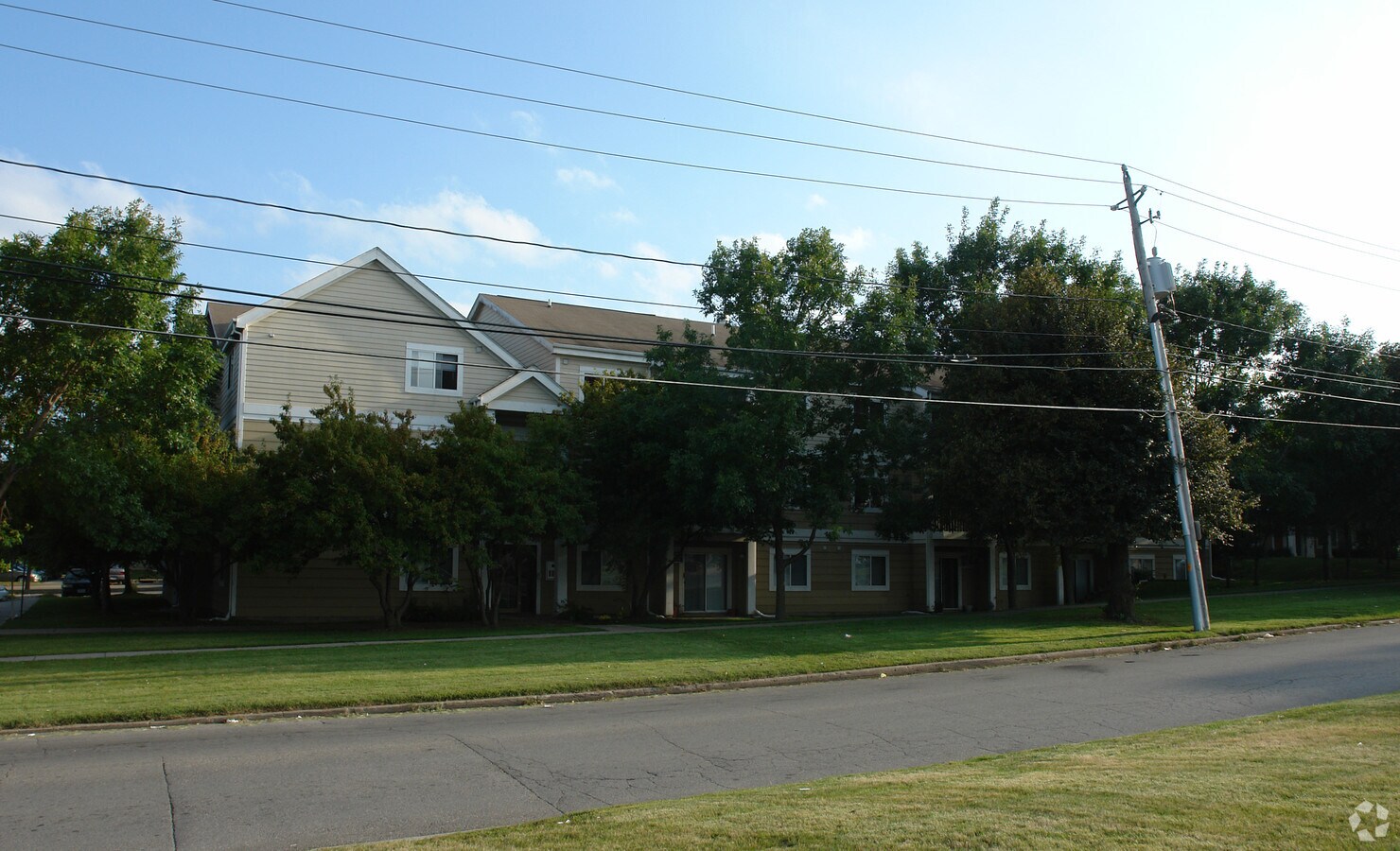 Des Moines Street Village - Des Moines Street Village Apartments