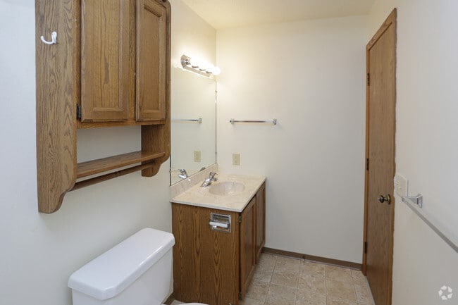 2BR, 1BA - 1,020 SF