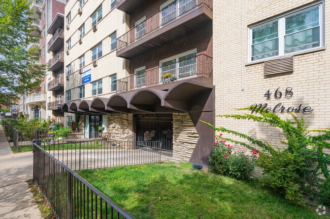 468 West Melrose