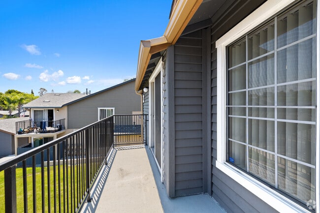 1BR, 1BA - 635SF - View