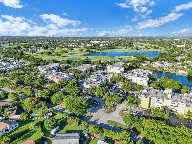 Photo - 6841 SW 147th Ave Unidad 2H