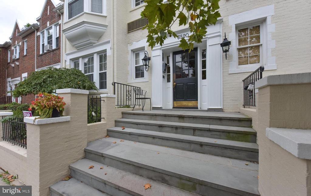 Photo - 3520 W Pl NW Unit 103