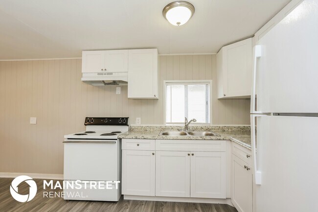 Photo - 2539 Kingston St S