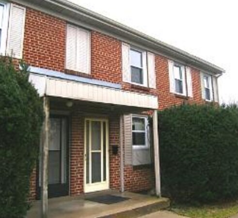 654 Viscount Rd - 654 Viscount Rd