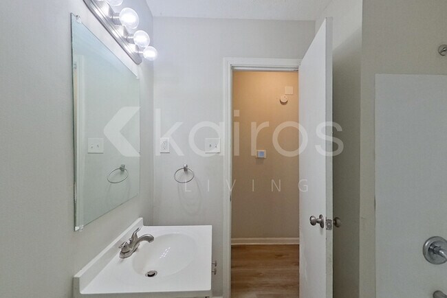 Photo - 1117 Moonglow Cir