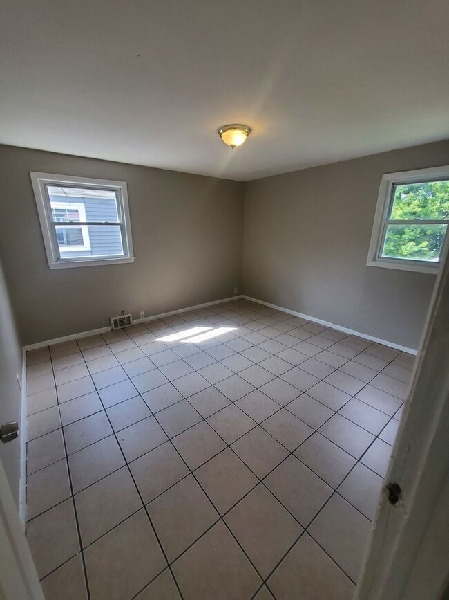 Building Photo - 4971-4973 N 47th St. Rental