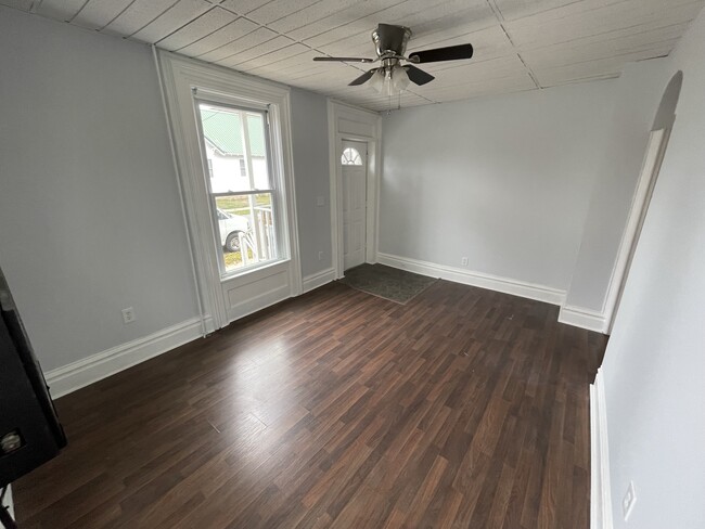 Sala de estar - 127 N Arlington Ave Unidad 2
