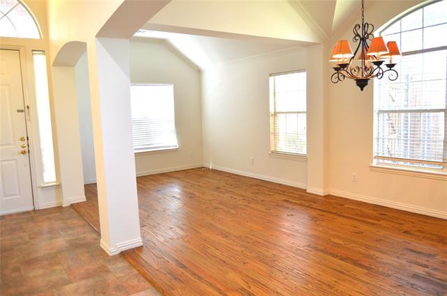 Photo - 307 Calstone Dr