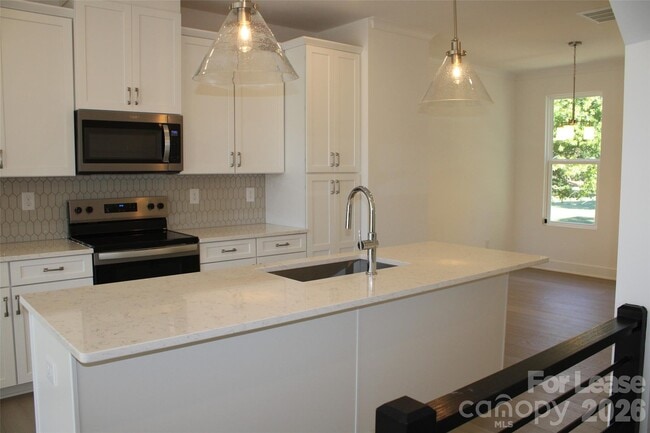 Photo - 1340 Hamilton St