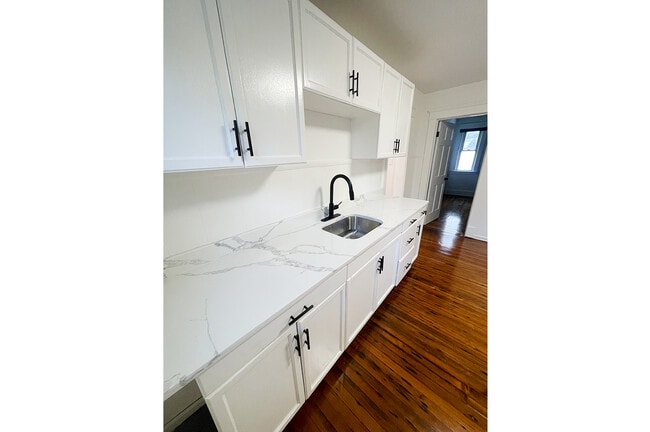 Building Photo - 235 Russell St Unit 1st Flr