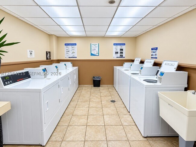 3720 Inverrary Dr Unit 1N