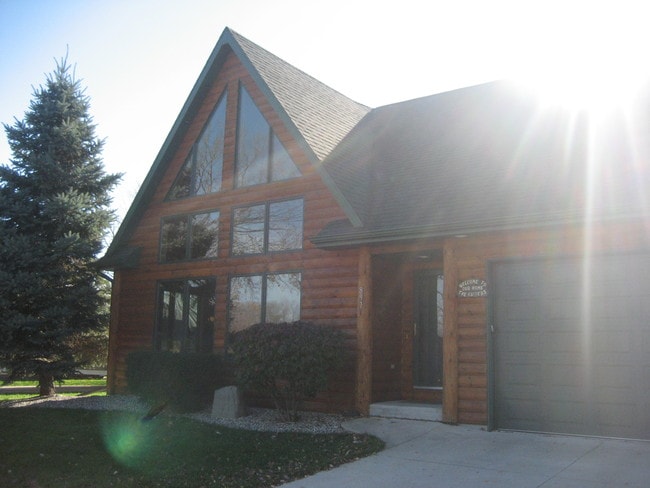 FRONT views of fox river - 897 Coolidge Ave Rental