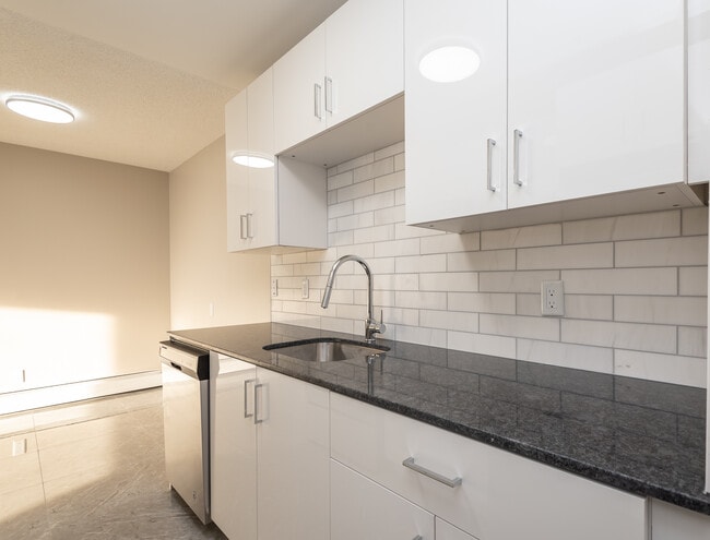 Building Photo - Auburn