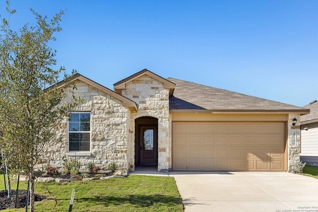 Photo - 21281 Millstream Bnd