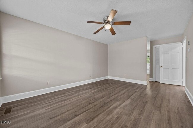 Photo - 204 W McNeill St