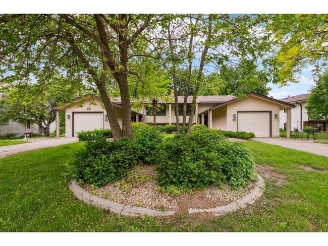 Photo - 3308 Roosevelt Ct NE