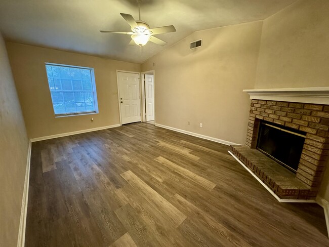 Photo - 2910 Richview Park Cir N
