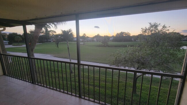 Photo - 1072 Keystone Dr Unit A