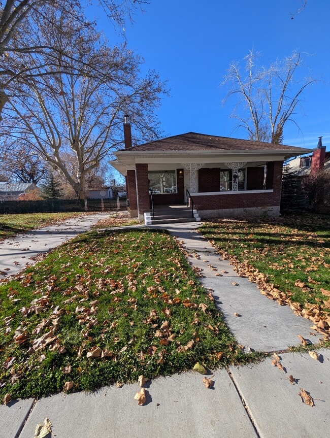 Photo - 225 N Main St