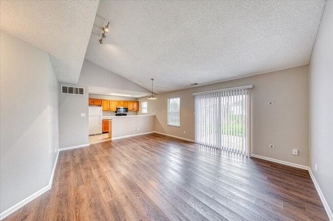 Photo - 2715 E 28th St