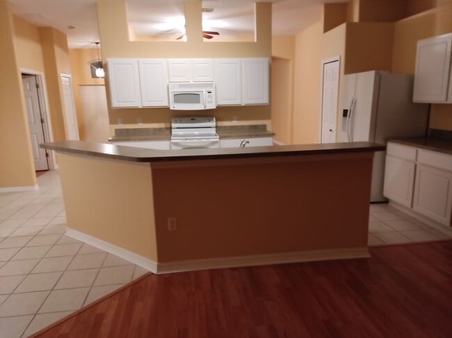 Photo - 17 Ziegler Pl